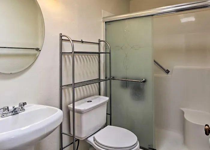 Valley Townhome W/ Patio & Amenities * Green Valley